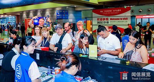 喜報(bào)！今天盛大開(kāi)幕！首日到場(chǎng)觀眾破萬(wàn)！快來(lái)圍觀！